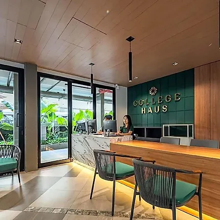 College Haus.