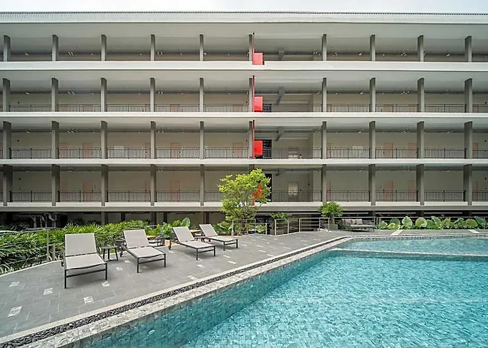 College Haus. 5*
