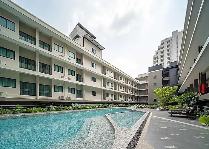 College Haus. 5*